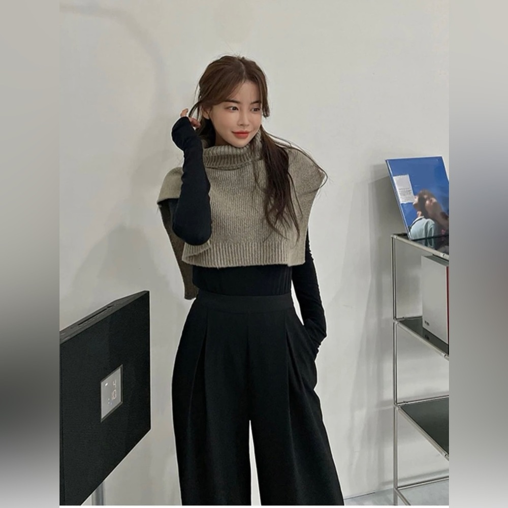 Open vest sweater crop top